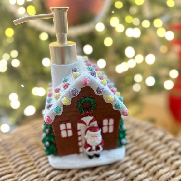 Caro Christmas gingerbread house Santa soap dispenser bathroom kitchen novelty - Picture 4 of 8